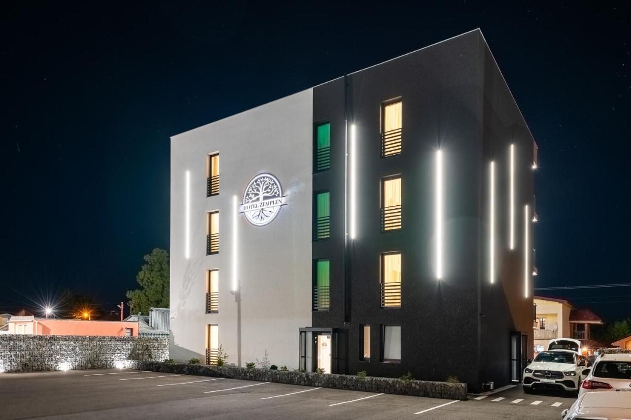 Hotel Zemplen Michalovce Dış mekan fotoğraf