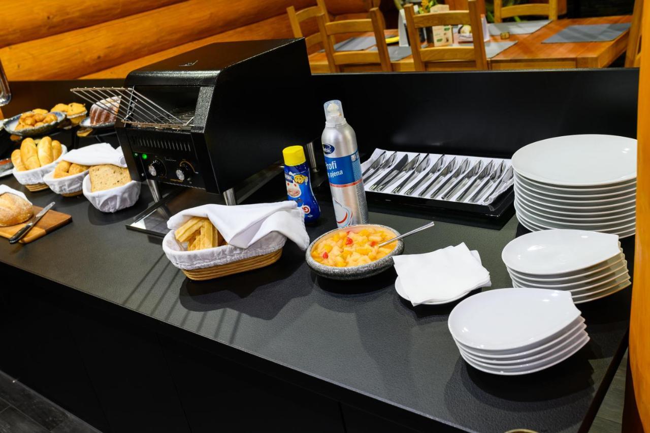 Hotel Zemplen Michalovce Dış mekan fotoğraf